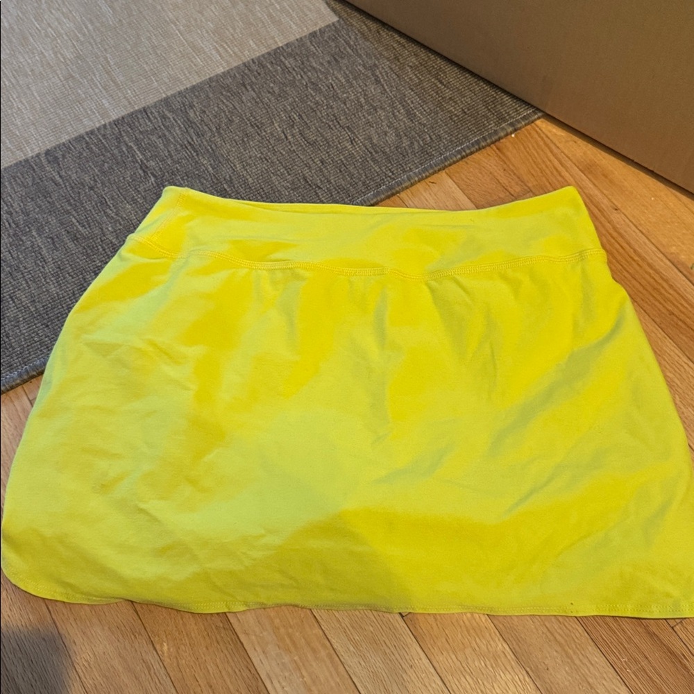 Beyond Yoga Sunny Yellow Mini Skort - Picture 1 of 4